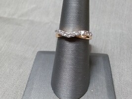 Diamond accent band