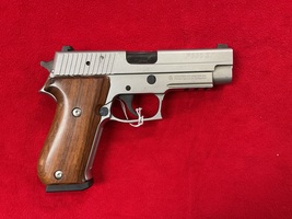 SIG SAUER p220st